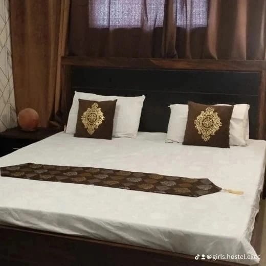 2 Seater Room at EXECUTIVE GIRLS HOSTEL - PKR 35,000/month